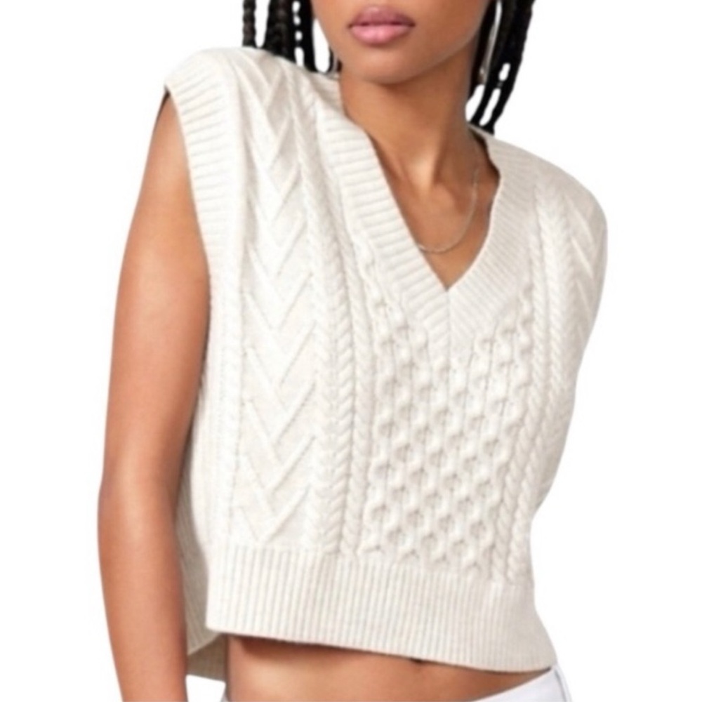 Aritzia Babaton Knit Sweater Vest M